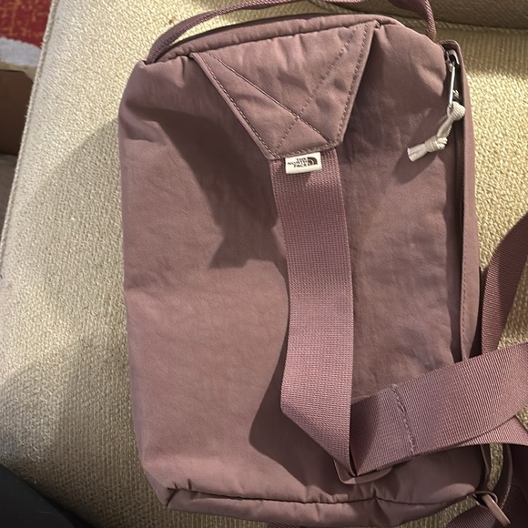 The North Face Berkeley Crossbody Bag Fawn Colored - Picture 2 of 7